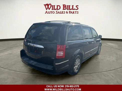Used 2008 Chrysler Town & Country Limited w/ Entertainment Group #3 FWD image 21