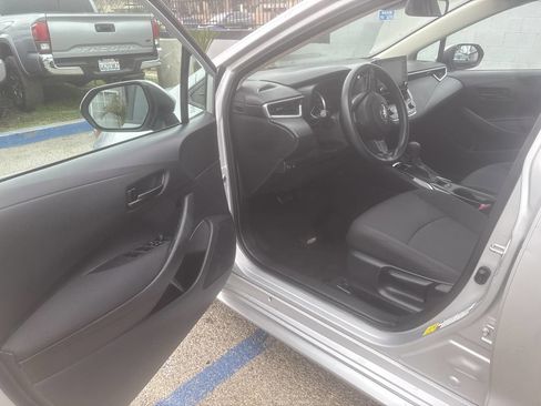 Used 2022 Toyota Corolla LE image 7