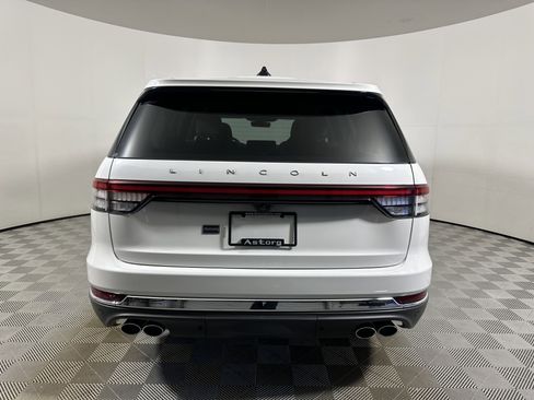 Certified 2025 Lincoln Aviator Reserve w/ Luxury Package image 6