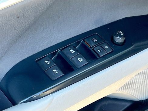 Used 2018 Toyota Camry LE image 17