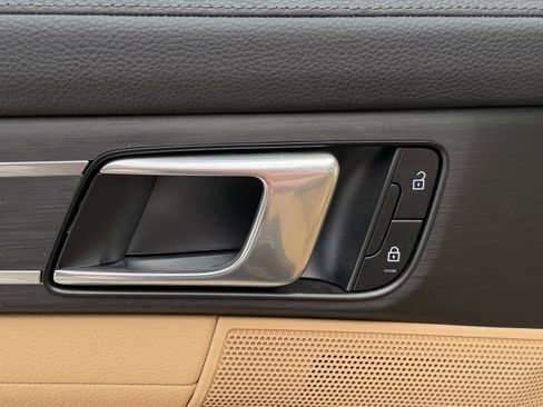 Used 2023 Porsche Panamera 4 Platinum Edition image 55