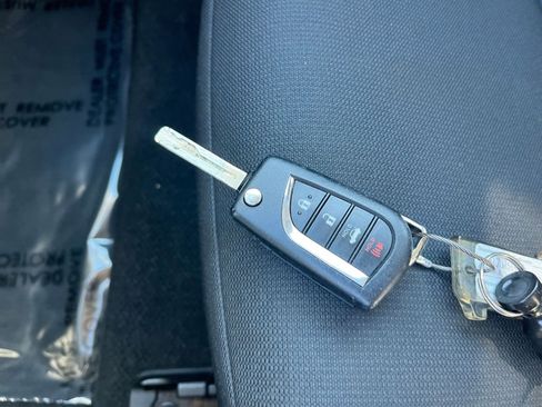 Used 2023 Toyota Corolla LE image 22