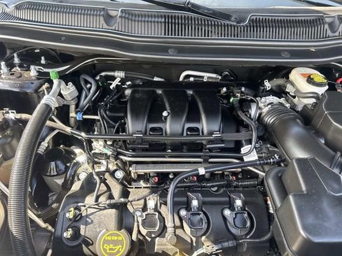 Certified 2019 Ford Explorer XLT image 38