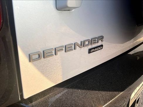 Used 2023 Land Rover Defender 130 X-Dynamic SE AWD/4WD image 25