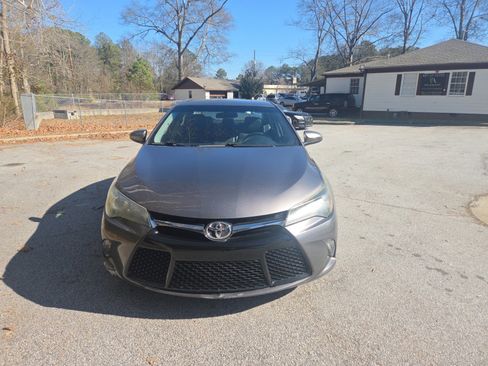 Used 2017 Toyota Camry XSE image 8