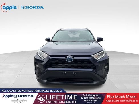 Used 2020 Toyota RAV4 XLE image 2