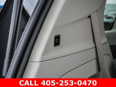 Used 2024 Chrysler Pacifica Touring-L AWD/4WD image 12