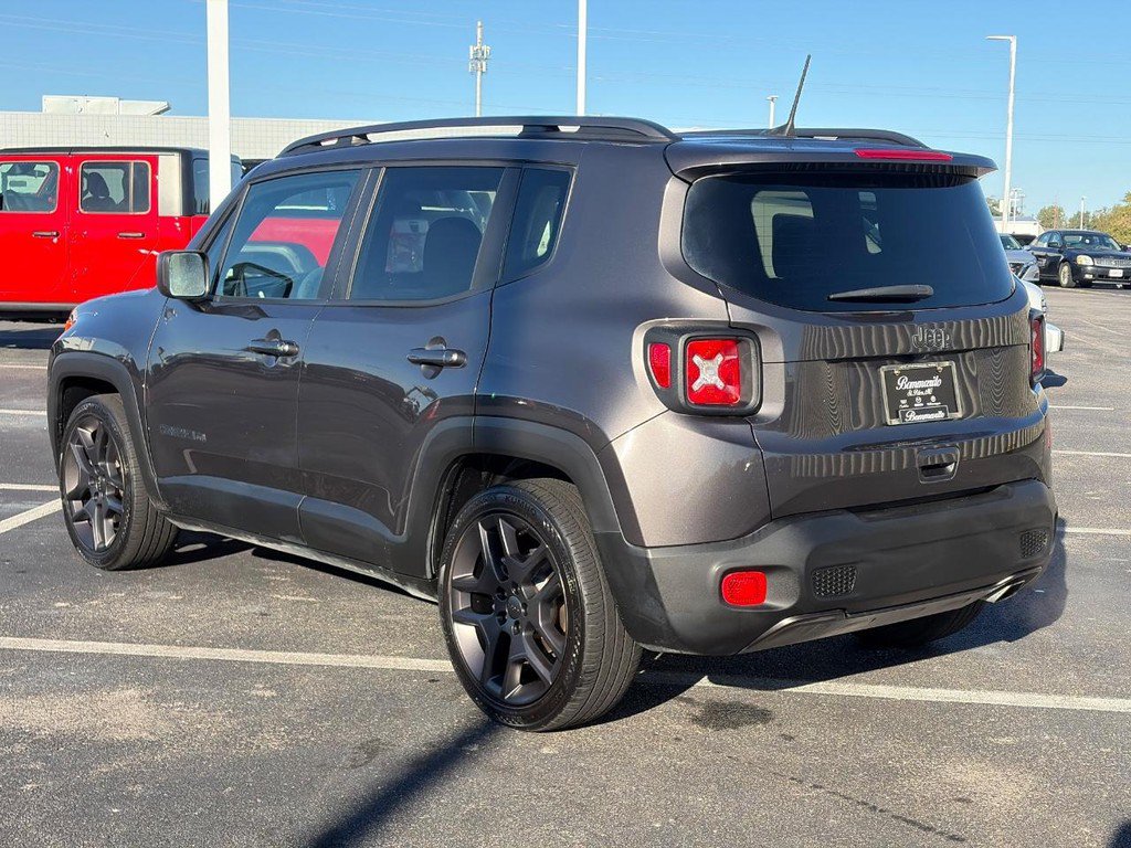 Used 2021 Jeep Renegade Latitude w/ Sun & Sound Group FWD image 8