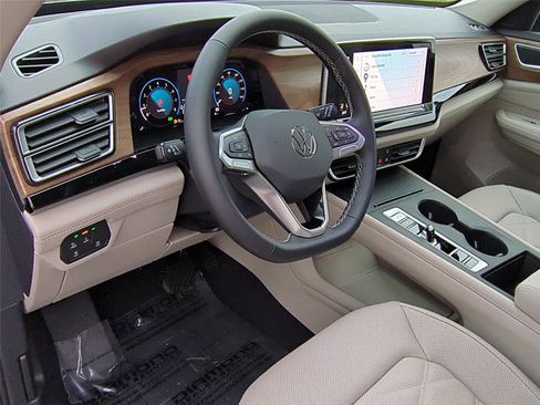 New 2026 Volkswagen Atlas SE image 9
