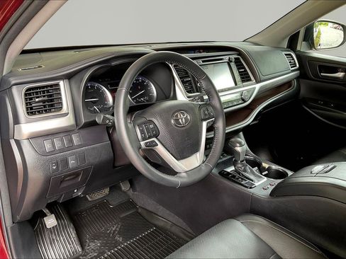Used 2018 Toyota Highlander Limited AWD/4WD image 17