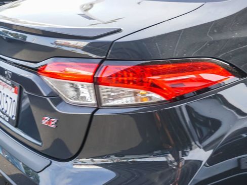 Used 2023 Toyota Corolla SE w/ SE Premium Package FWD image 8