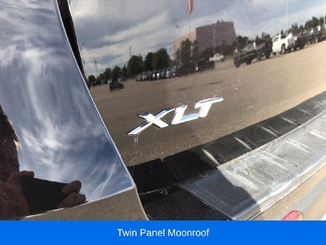 Used 2023 Ford Explorer XLT AWD/4WD image 4
