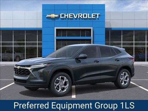 New 2026 Chevrolet Trax LS w/ LS Convenience Package image 2