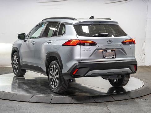 Certified 2025 Toyota Corolla Cross XLE FWD image 3