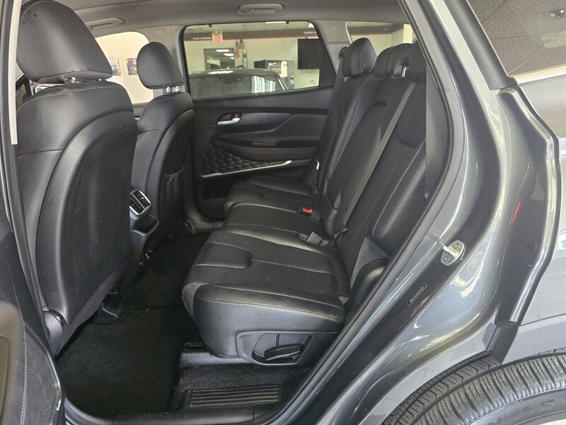 Used 2019 Hyundai Santa Fe FWD image 11