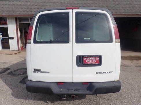 Used 2000 Chevrolet Express 3500 Extended RWD image 8