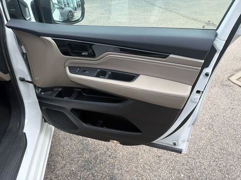 Used 2023 Honda Odyssey Touring image 18
