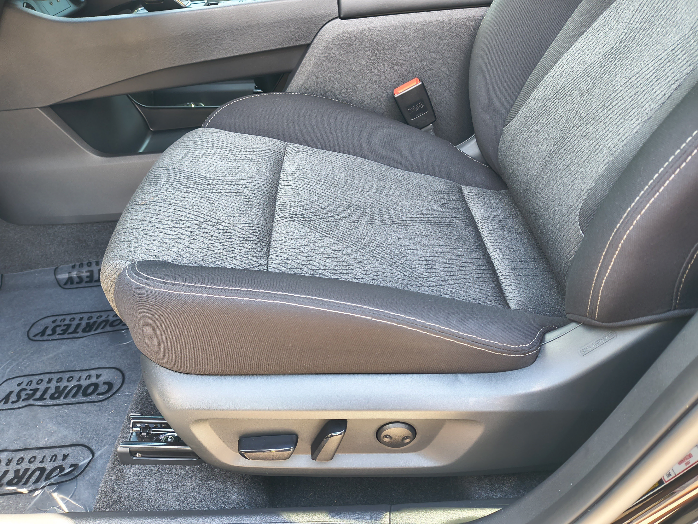 Certified 2026 Nissan Rogue SV w/ Cold Weather Package FWD image 24