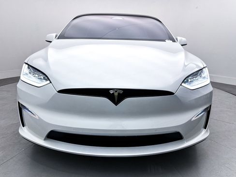 Used 2022 Tesla Model X Plaid image 13