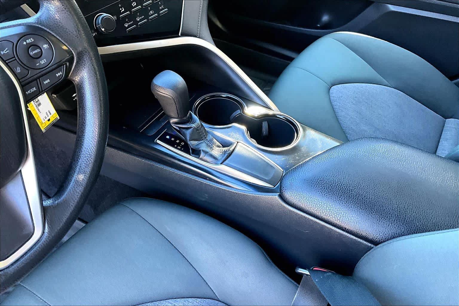Used 2018 Toyota Camry LE FWD image 17