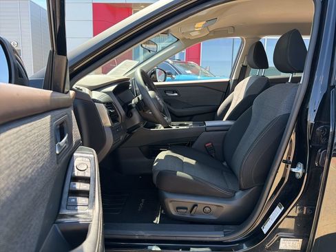 Used 2023 Nissan Rogue SV FWD image 13