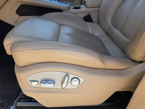 Used 2020 Porsche Macan AWD/4WD image 12