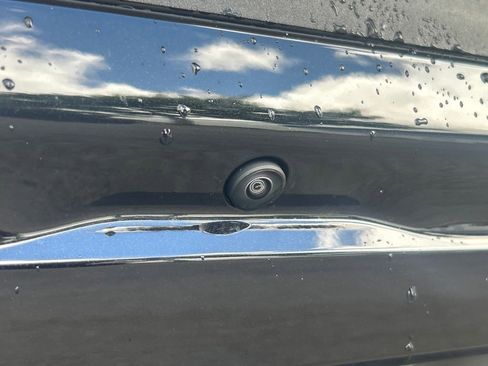 Used 2025 Ford F150 Lariat w/ Equipment Group 501A Mid image 23