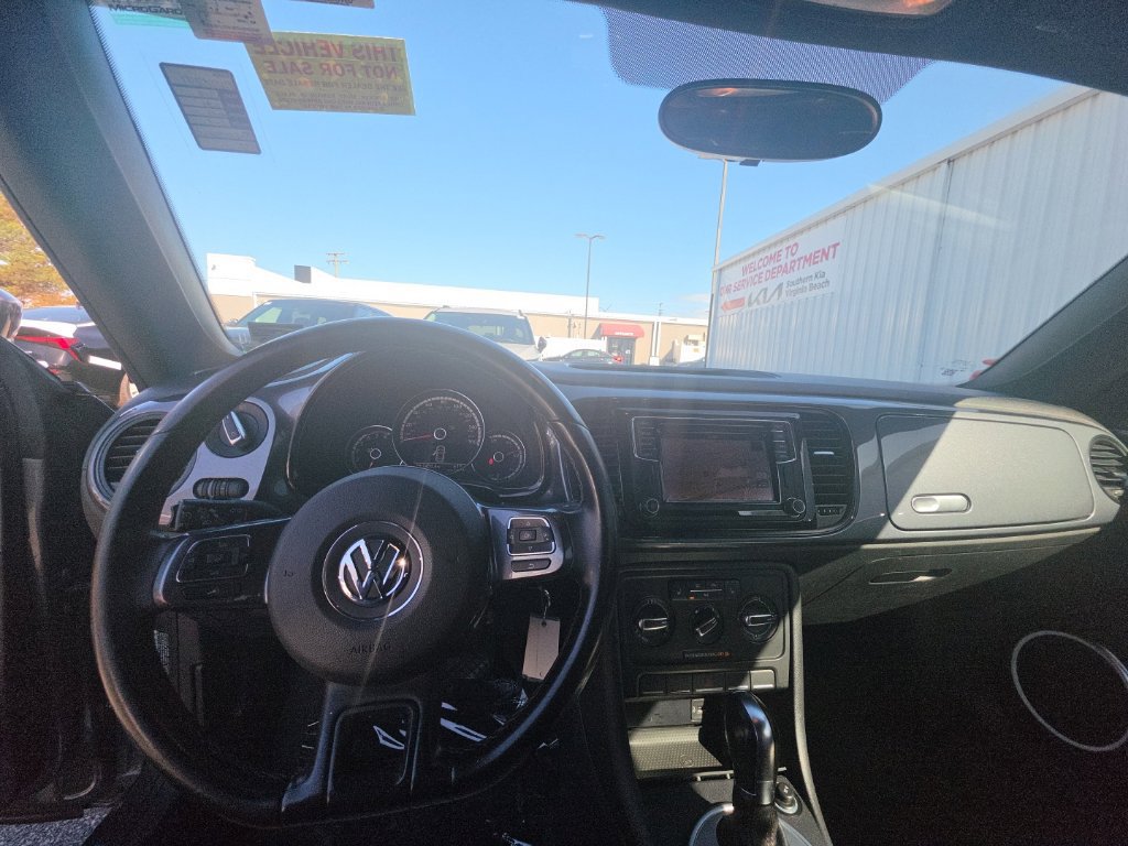 Used 2016 Volkswagen Beetle 1.8T Classic FWD image 13