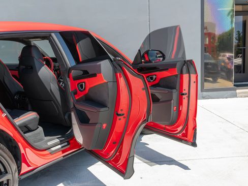 Used 2024 Lamborghini Urus S AWD/4WD image 61