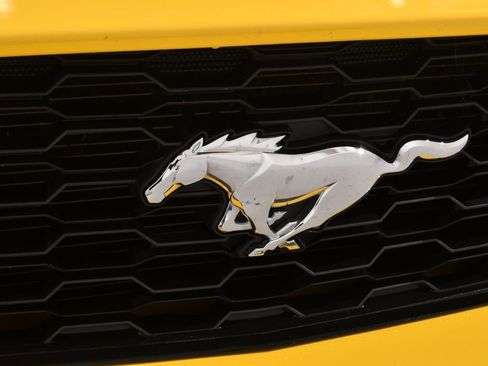 Used 2015 Ford Mustang Convertible w/ Equipment Group 051A RWD image 19