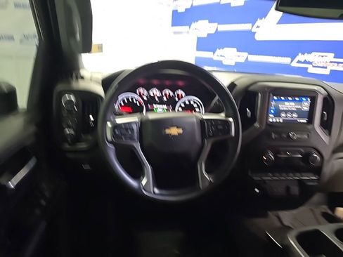 Used 2022 Chevrolet Silverado 2500 Custom w/ Custom Value Package image 2