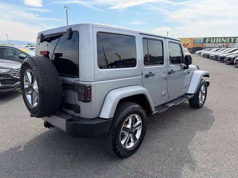 Used 2016 Jeep Wrangler Unlimited Sahara w/ Connectivity Group AWD/4WD image 5
