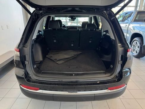 Used 2023 Jeep Grand Cherokee Limited w/ Trailer Tow Prep Group (B) AWD/4WD image 44