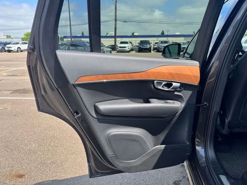 Used 2024 Volvo XC90 B6 Plus w/ Protection Package Premier AWD/4WD image 15