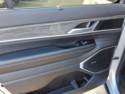 Used 2022 Jeep Wagoneer Series II w/ Convenience Group I image 11