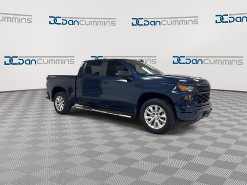 Used 2023 Chevrolet Silverado 1500 Custom AWD/4WD image 2