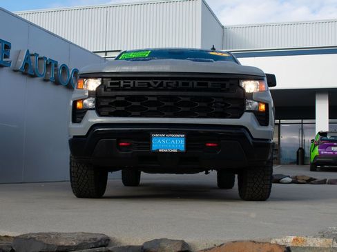 Certified 2024 Chevrolet Silverado 1500 Custom Trail Boss w/ LPO, Dark Essentials Package image 3