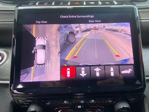 Used 2025 Jeep Grand Cherokee Limited w/ Luxury Tech Group II image 22