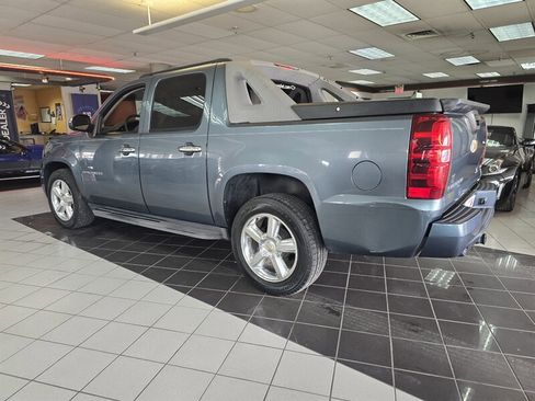 Used 2011 Chevrolet Avalanche LT w/ Regional Value Package RWD image 6