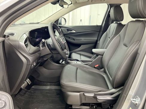Used 2024 Buick Encore GX Sport Touring w/ Advanced Technology Package AWD/4WD image 18
