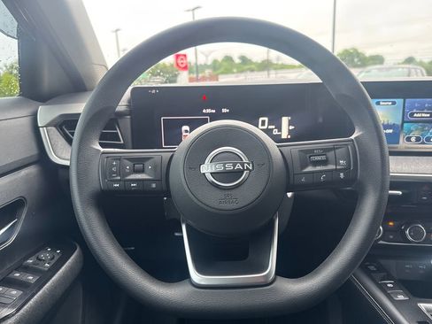 Used 2025 Nissan Kicks SV w/ Illumination Package AWD/4WD image 25