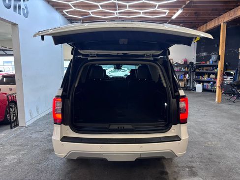 Used 2020 Ford Expedition Max Platinum AWD/4WD image 23