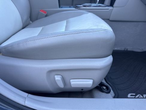 Used 2012 Toyota Camry XLE image 33