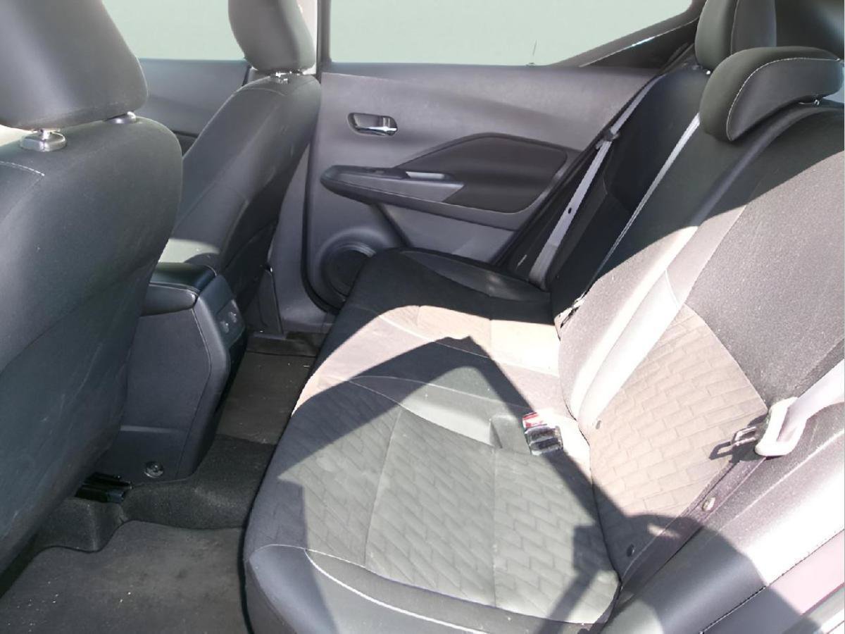 Used 2024 Nissan Kicks SV FWD image 10