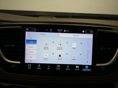 Used 2021 Chrysler Pacifica Touring-L image 17