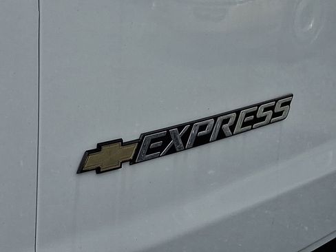 New 2025 Chevrolet Express 3500 w/ Driver Convenience Package image 15