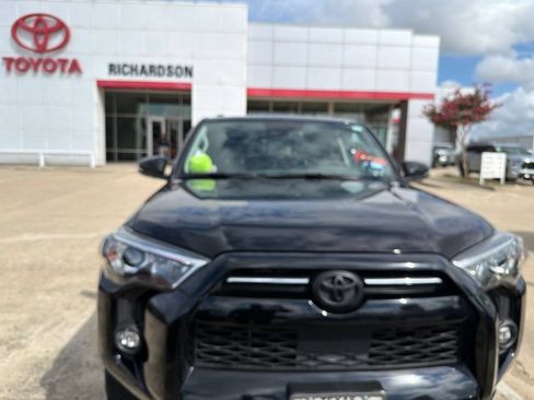 Used 2023 Toyota 4Runner SR5 Premium w/ Moonroof Package AWD/4WD image 2