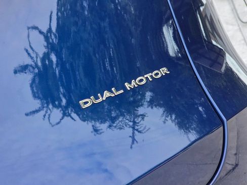 Used 2023 Tesla Model Y Long Range AWD/4WD image 40