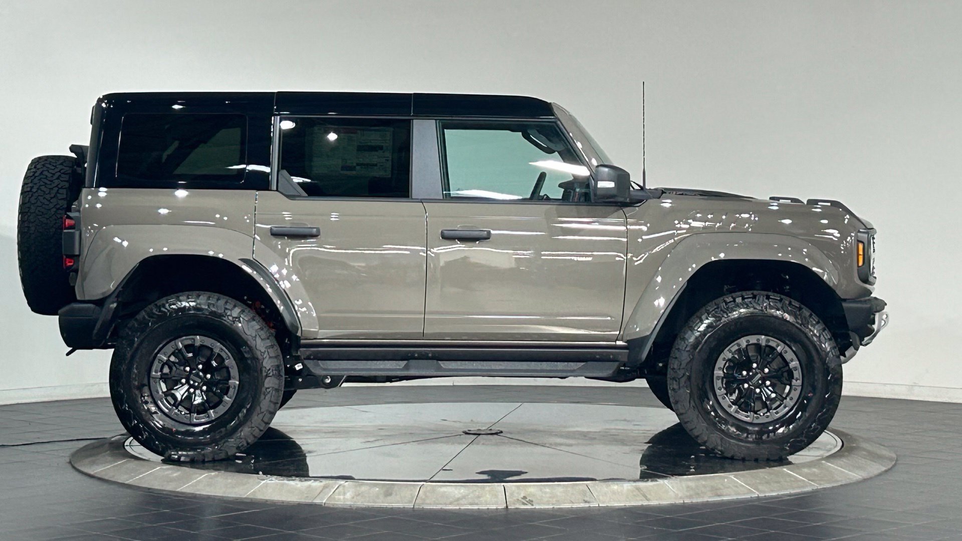 New 2026 Ford Bronco Raptor w/ Interior Carbon Fiber Pack AWD/4WD image 11