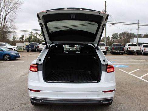 Used 2019 Audi Q8 Premium image 9